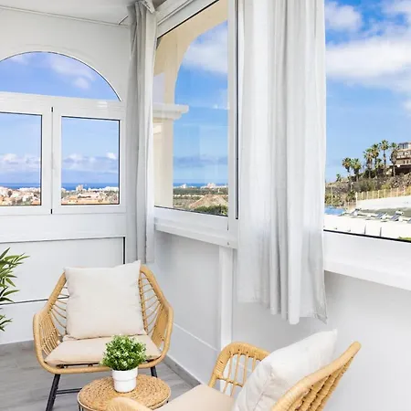 Castle Harbour Apartment Arona  Exterior photo