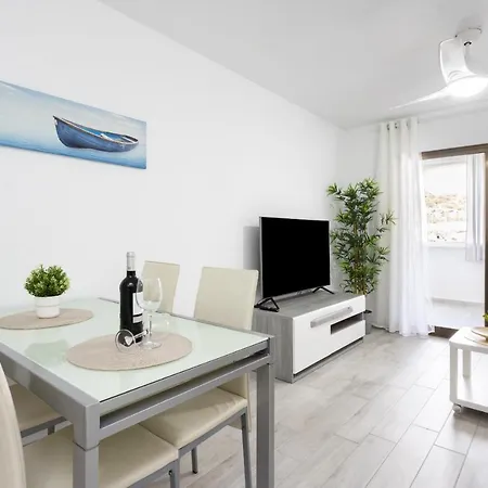 Castle Harbour Apartment Arona  Exterior photo
